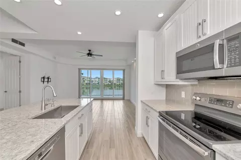 Kitchen - 10530 Boardwalk Loop #202, Bradenton, FL 34202 photo 4 of 7