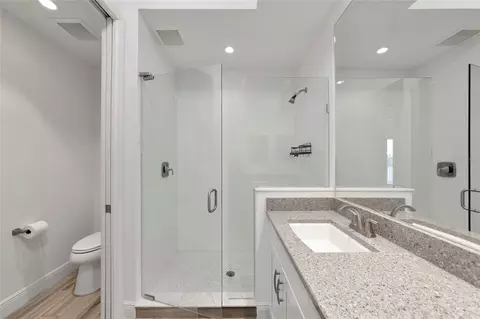 Bath - 10530 Boardwalk Loop #202, Bradenton, FL 34202 photo 2 of 4
