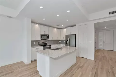 Kitchen - 10530 Boardwalk Loop #202, Bradenton, FL 34202 photo 6 of 7