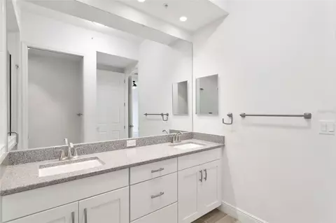 Bath - 10530 Boardwalk Loop #202, Bradenton, FL 34202 photo 1 of 4