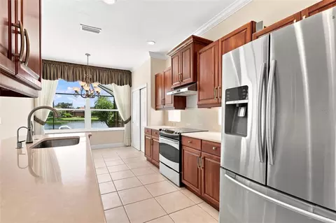 Kitchen - 1328 Thornapple Dr, Osprey, FL 34229 photo 3 of 4