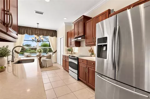 Kitchen - 1328 Thornapple Dr, Osprey, FL 34229 photo 2 of 4