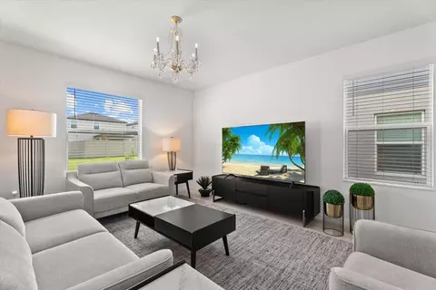 Living - 8431 Bella Mar Trl, Parrish, FL 34219 photo 2 of 3