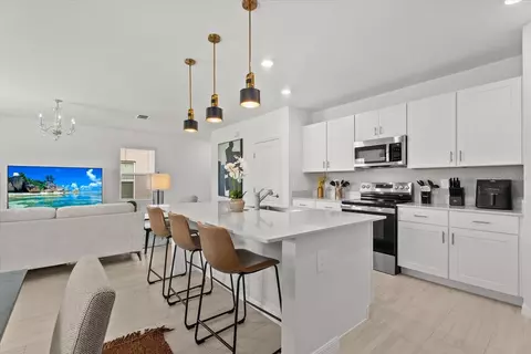 Kitchen - 8431 Bella Mar Trl, Parrish, FL 34219 photo 3 of 5