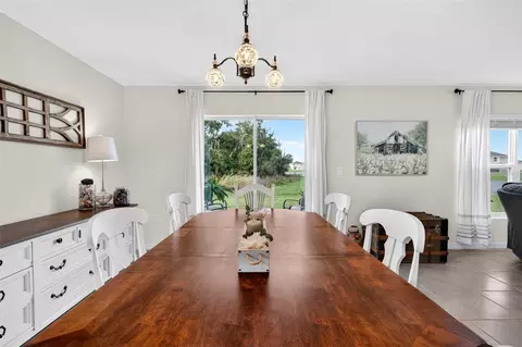 Dining - 10137 Charlotte Dr, Parrish, FL 34219 photo 2 of 5