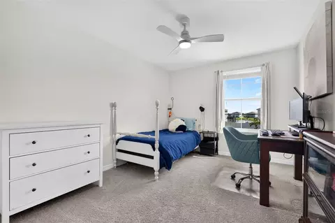 Bedroom - 10137 Charlotte Dr, Parrish, FL 34219 photo 4 of 8