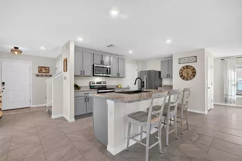 Kitchen - 10137 Charlotte Dr, Parrish, FL 34219 photo 1 of 8