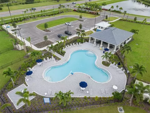 Exterior - 10137 Charlotte Dr, Parrish, FL 34219 photo 11 of 11
