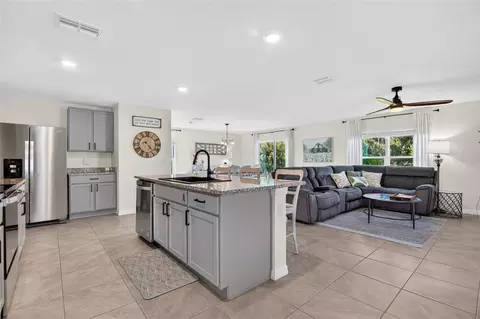Kitchen - 10137 Charlotte Dr, Parrish, FL 34219 photo 2 of 8