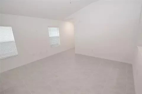 Living - 9532 Sandy Bluffs Cir, Parrish, FL 34219 photo 2 of 2