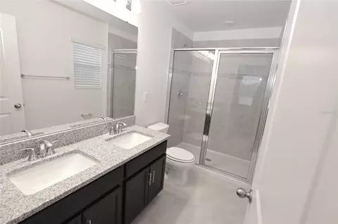 Bath - 9532 Sandy Bluffs Cir, Parrish, FL 34219 photo 1 of 2