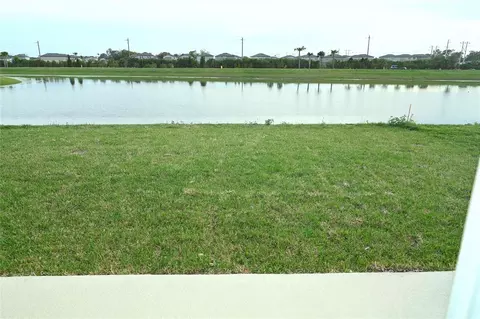 Exterior - 9532 Sandy Bluffs Cir, Parrish, FL 34219 photo 2 of 3