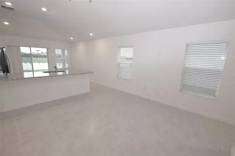 Living - 9532 Sandy Bluffs Cir, Parrish, FL 34219 photo 1 of 2