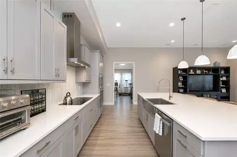 Kitchen - 9211 Isabella Cir, Parrish, FL 34219 photo 5 of 10