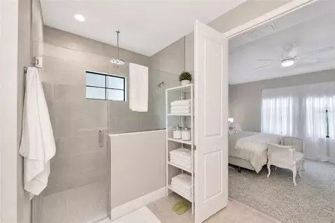 Bath - 9211 Isabella Cir, Parrish, FL 34219 photo 1 of 4