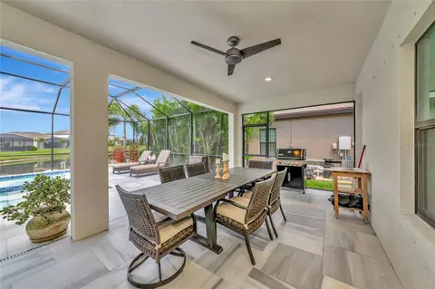 Exterior - 9211 Isabella Cir, Parrish, FL 34219 photo 5 of 12
