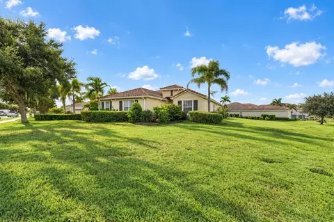 Exterior - 17111 2nd Ave E, Bradenton, FL 34212 photo 15 of 17
