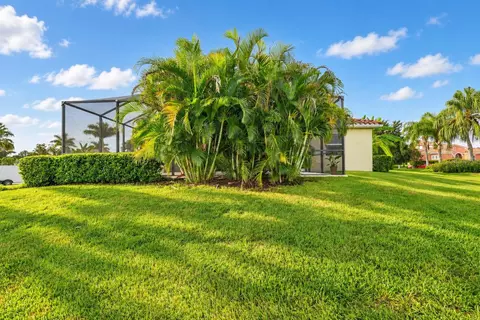 Exterior - 17111 2nd Ave E, Bradenton, FL 34212 photo 10 of 17