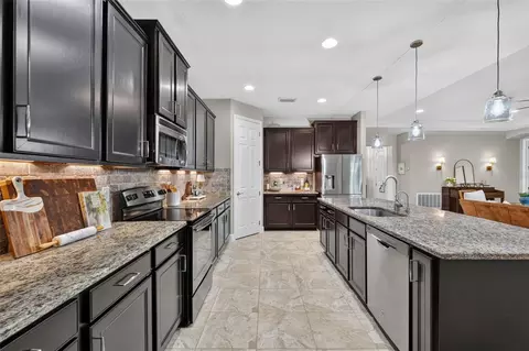 Kitchen - 17111 2nd Ave E, Bradenton, FL 34212 photo 2 of 4