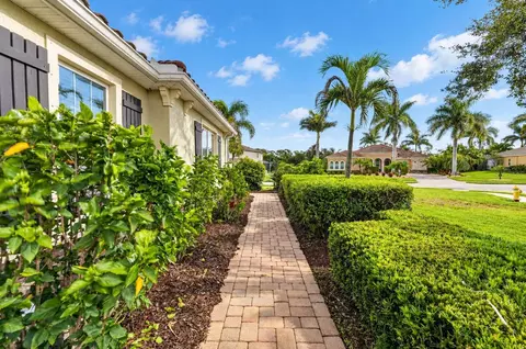 Exterior - 17111 2nd Ave E, Bradenton, FL 34212 photo 14 of 17