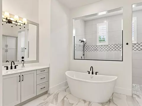 Bath - 532 Blue Shell Loop, Sarasota, FL 34240 photo 2 of 8