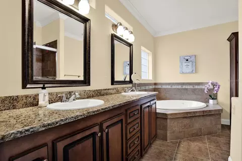 Bath - 17403 Estes Rd, Lutz, FL 33548 photo 1 of 4
