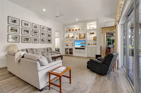 Living - 362 Macewen Dr, Osprey, FL 34229 photo 2 of 4