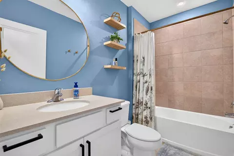 Bath - 9348 Royal River Cir, Parrish, FL 34219 photo 1 of 5