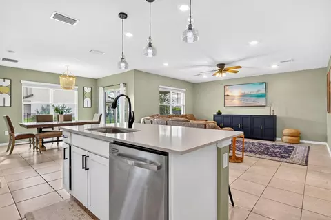 Kitchen - 9348 Royal River Cir, Parrish, FL 34219 photo 4 of 4