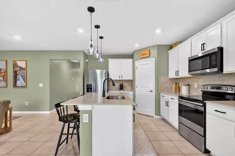 Kitchen - 9348 Royal River Cir, Parrish, FL 34219 photo 1 of 4