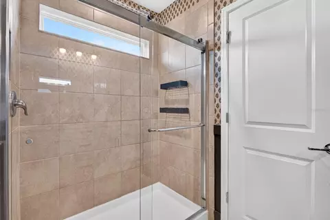 Bath - 9348 Royal River Cir, Parrish, FL 34219 photo 5 of 5