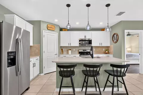 Kitchen - 9348 Royal River Cir, Parrish, FL 34219 photo 3 of 4