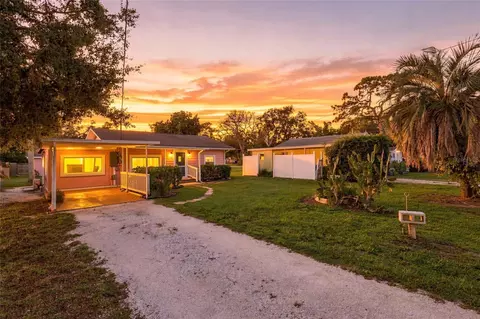 304 Mount Pleasant Rd, Nokomis, FL 34275