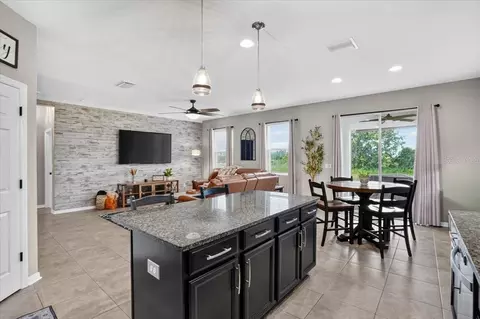 Kitchen - 8003 111th Ter E, Parrish, FL 34219 photo 3 of 4