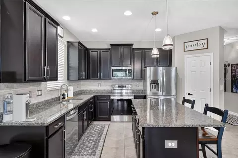 Kitchen - 8003 111th Ter E, Parrish, FL 34219 photo 2 of 4