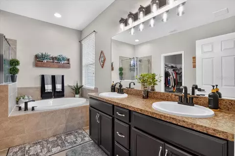 Bath - 8003 111th Ter E, Parrish, FL 34219 photo 1 of 4