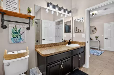 Bath - 8003 111th Ter E, Parrish, FL 34219 photo 3 of 4