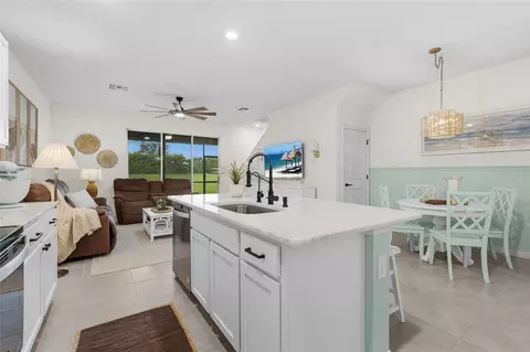 Kitchen - 17668 Crescent Moon Loop, Bradenton, FL 34211 photo 2 of 3