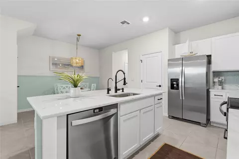 Kitchen - 17668 Crescent Moon Loop, Bradenton, FL 34211 photo 3 of 3
