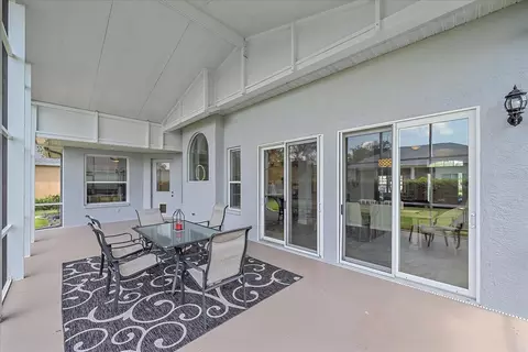 Exterior - 8015 Spring Marsh Dr, Bradenton, FL 34201 photo 6 of 8