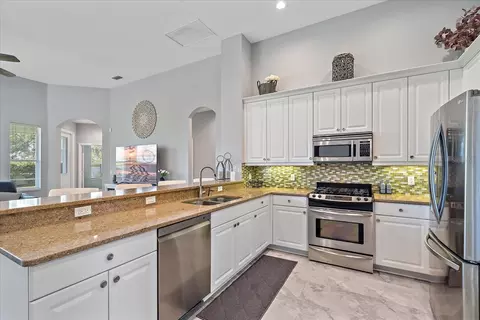 Kitchen - 8015 Spring Marsh Dr, Bradenton, FL 34201 photo 2 of 4