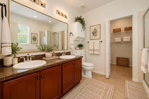 Bath - 115 64th Ave E, Bradenton, FL 34203 photo 3 of 4