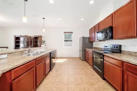 Kitchen - 115 64th Ave E, Bradenton, FL 34203 photo 9 of 9