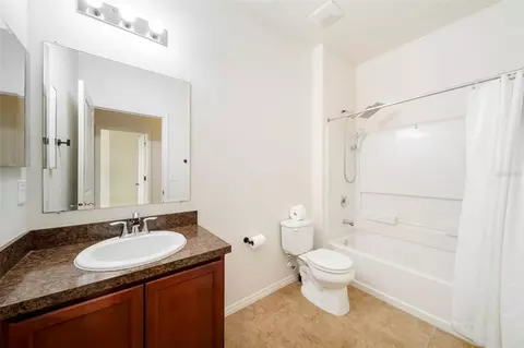 Bath - 115 64th Ave E, Bradenton, FL 34203 photo 2 of 4