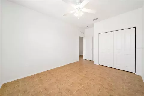 Bedroom - 115 64th Ave E, Bradenton, FL 34203 photo 4 of 7