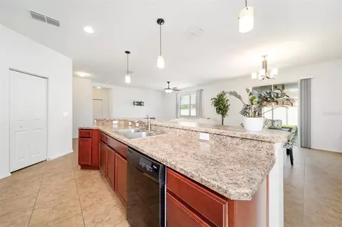 Kitchen - 115 64th Ave E, Bradenton, FL 34203 photo 3 of 9