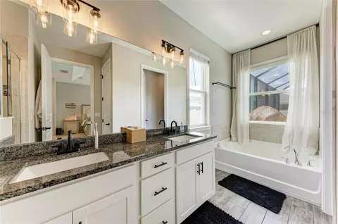 Bath - 11227 Spring Gate Trl, Bradenton, FL 34211 photo 1 of 3