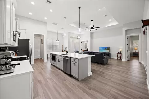 Kitchen - 400 S Moon Dr, Venice, FL 34292 photo 1 of 2