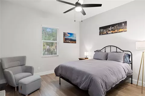 Bedroom - 400 S Moon Dr, Venice, FL 34292 photo 2 of 5