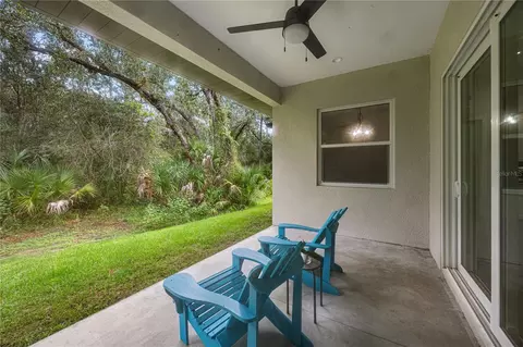 Exterior - 400 S Moon Dr, Venice, FL 34292 photo 3 of 9
